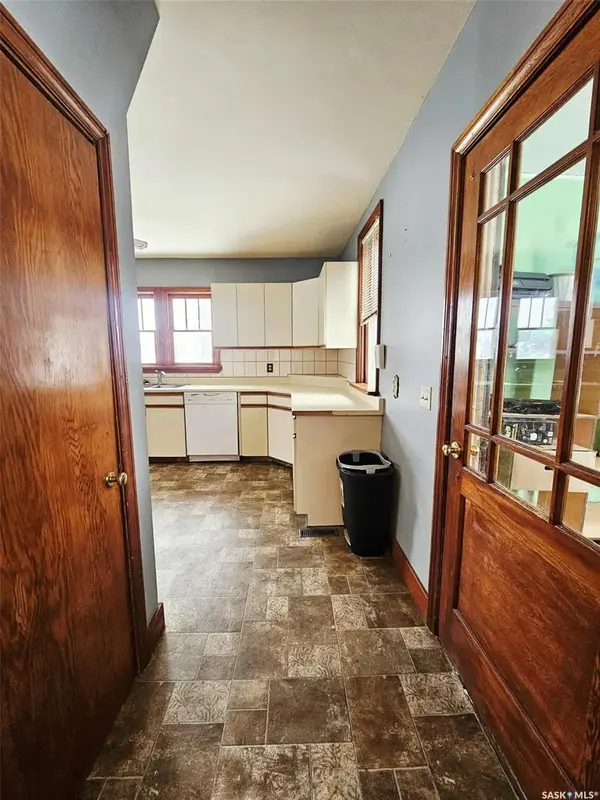 303 Ohlen STREET, Stockholm, SK S0A 3Y0