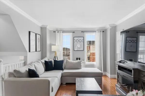 91 Benjamin CRES, Orangeville, ON L9W 5J3