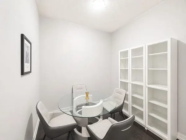 4070 Confederation Pkwy #504, Mississauga, ON L5B 0E9