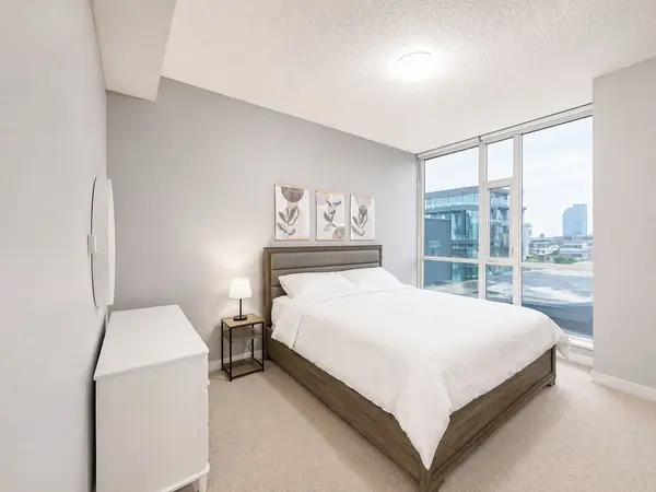 4070 Confederation Pkwy #504, Mississauga, ON L5B 0E9