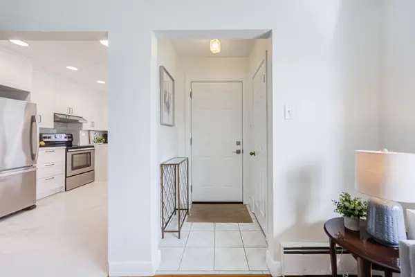 58 Coe Hill DR, Toronto W01, ON M6S 3C8