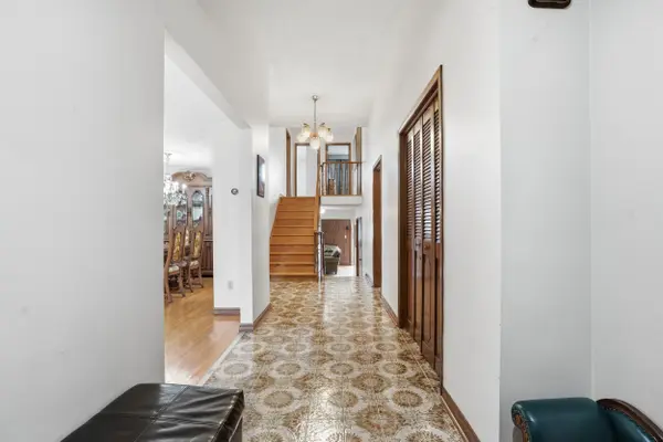 6 Urban CT, Toronto W10, ON M9W 5V6