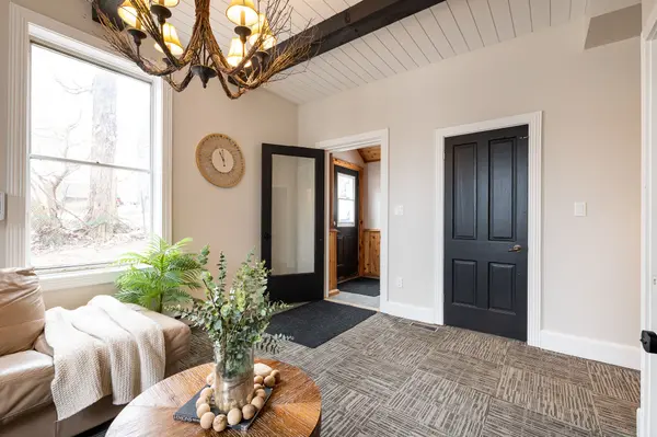 17 West ST N, Huntsville, ON P1H 1X6