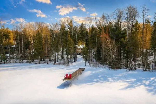 424 Lakewoods DR, Madawaska Valley, ON K0J 1B0