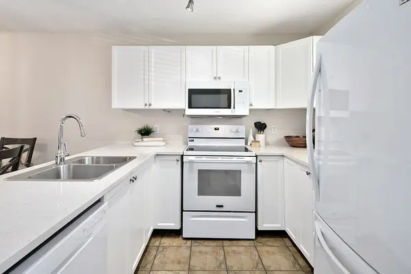 100 Alice ST W #52, Blue Mountains, ON N0H 2P0