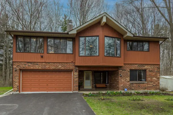 46 Twelve O'Clock Pt RD, Quinte West, ON K0K 1L0