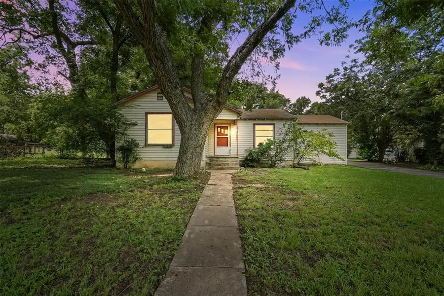 414 S Broadway Street, Bells, TX 75414