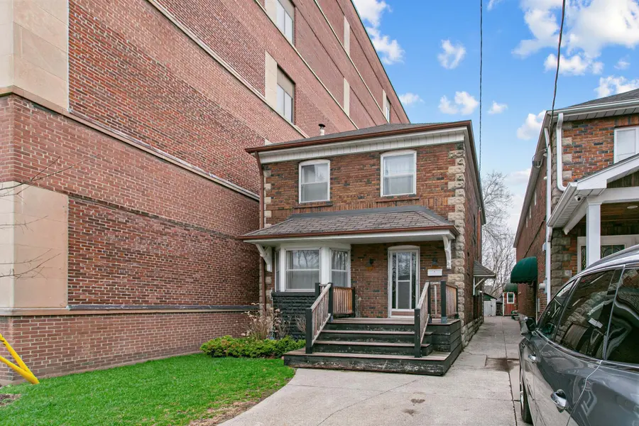 76 St Annes RD, Toronto C01, ON M6J 3J9