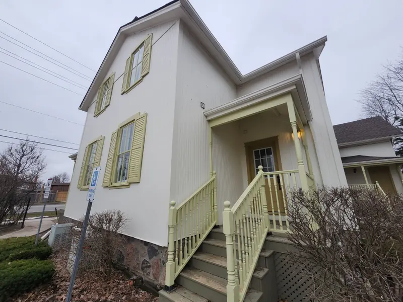 5958 16th AVE #Wood#Upper, Markham, ON L3P 8N1