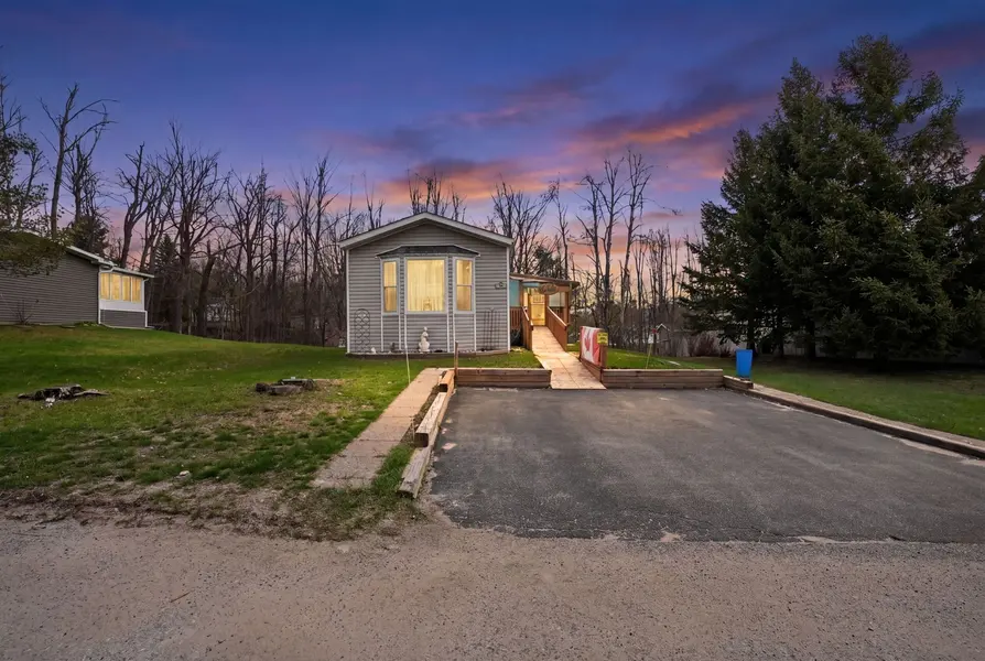 34 Jane ST, Oro-medonte, ON L3V 0P9