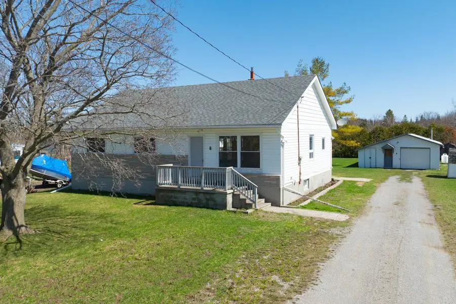 8 West ST N, Kawartha Lakes, ON K0M 1N0