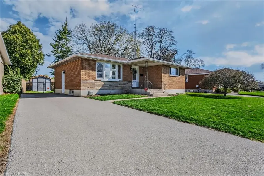 27 Allanton BLVD, Brantford, ON N3R 3B8