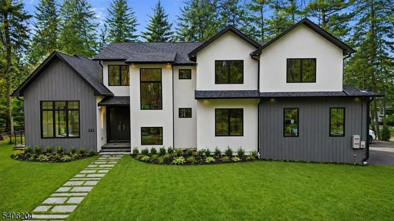 121 Engle St, Cresskill Boro, NJ 07626