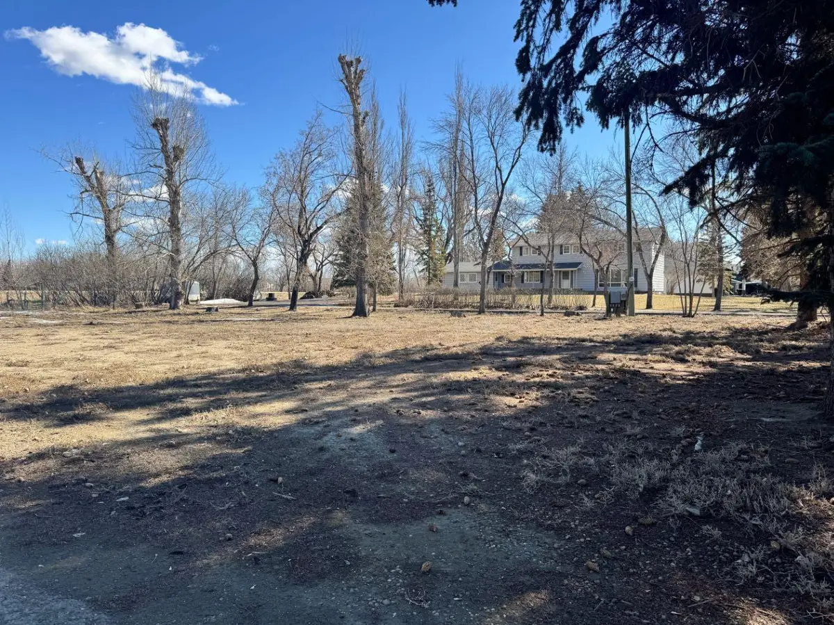 170 9 ST NW, Drumheller, AB T0J 0Y1