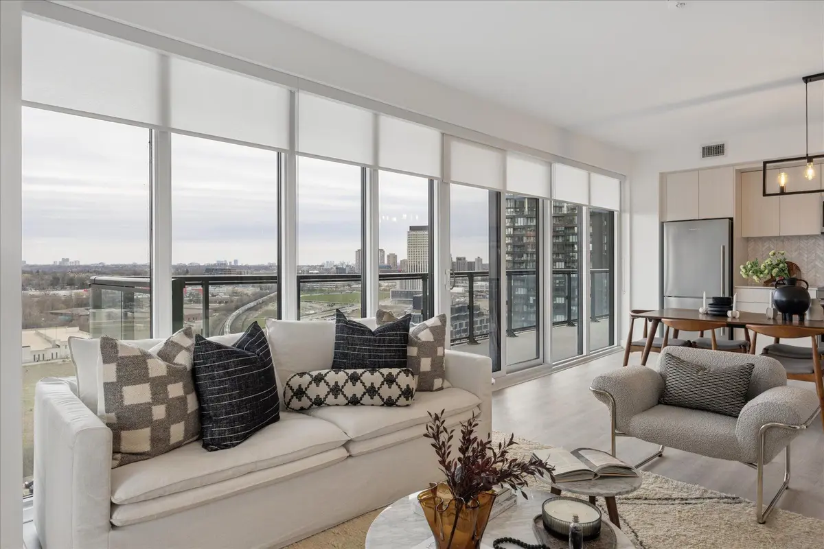 30 Inn On The Park DR #1603, Toronto C13, ON M3C 0P7