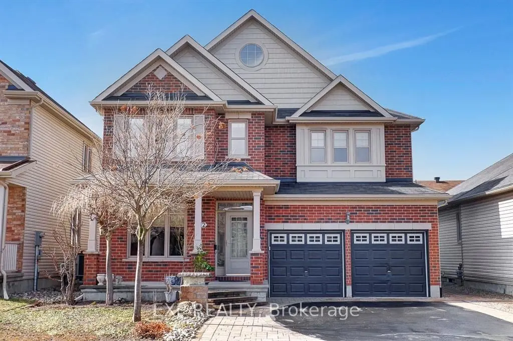 122 Rodeo DR, Barrhaven, ON K2J 5K3
