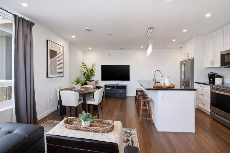 467 Charlton AVE E #307, Hamilton, ON L8N 0B3