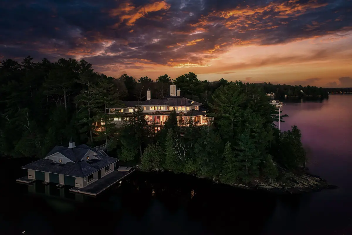 1250 WALDMERE RD #Point Cottage, Bracebridge, ON P1L 1W8