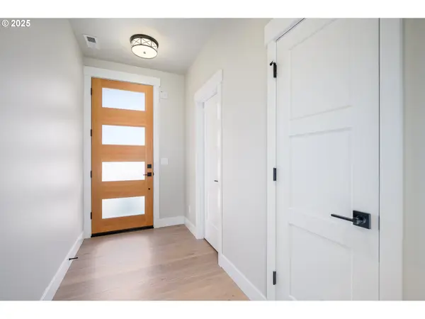 3208 E PROVINCE CT, Newberg, OR 97132