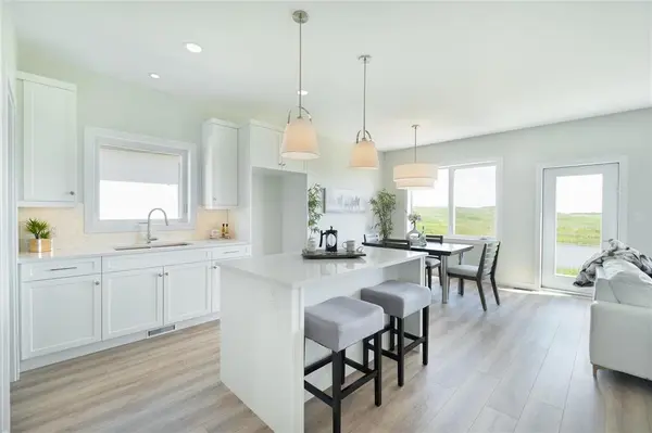 128 Kingshead RD, Niverville, MB R0A 0A1