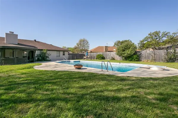 108 Haywood Drive, Benbrook, TX 76126