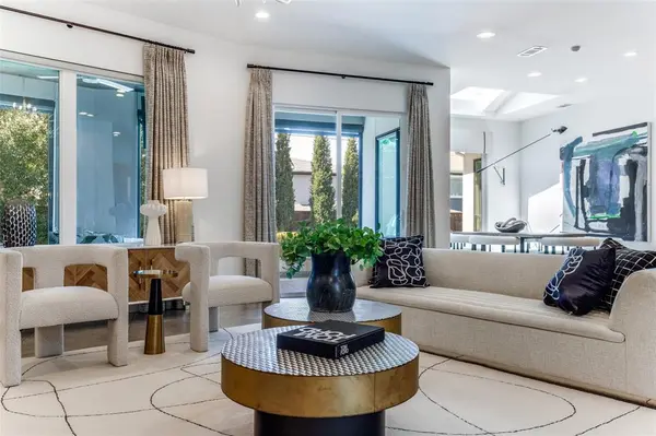 3918 Rochelle Drive, Dallas, TX 75220