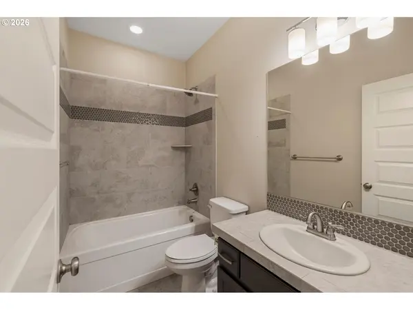 11901 NE 56TH AVE, Vancouver, WA 98686