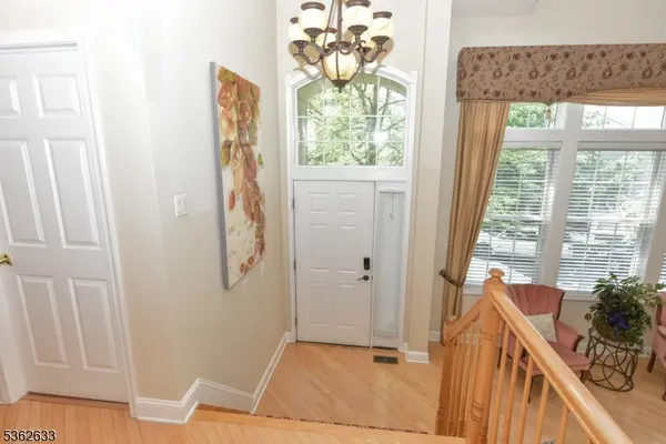 3 Skyview Dr, North Haledon Boro, NJ 07508