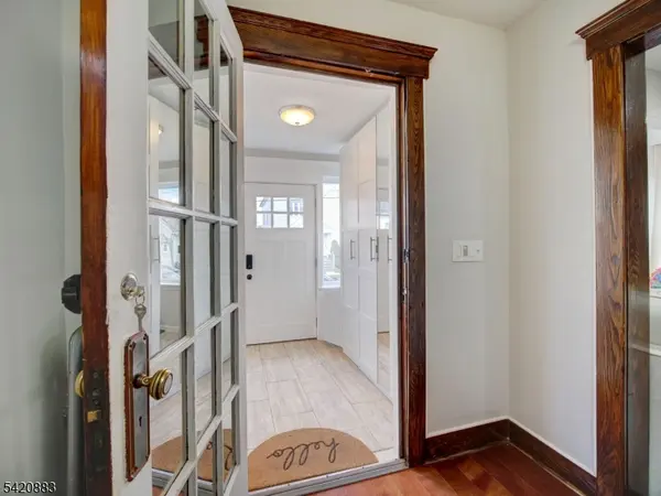 210 Pershing Ave, Roselle Park Boro, NJ 07204