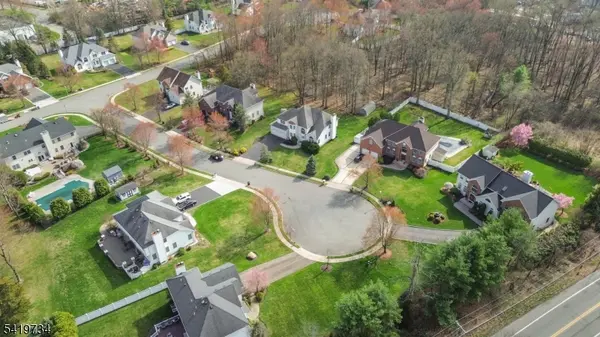 6 Breanne Ct, East Hanover Twp., NJ 07936