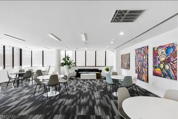 258 S Harrison St #1407, East Orange City, NJ 07018