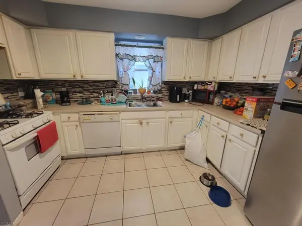 941 Emma St, Elizabeth City, NJ 07201