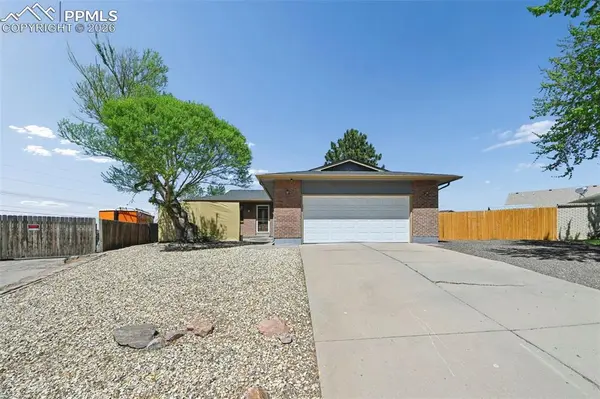 903 Bluelace DR, Pueblo, CO 81001
