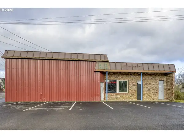 452 SE MAIN ST, Willamina, OR 97396