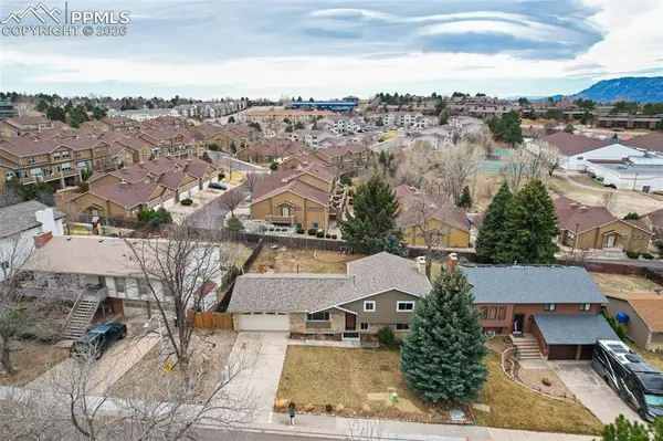 2705 Maroon Bells AVE, Colorado Springs, CO 80918