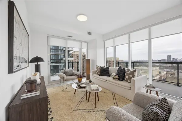 30 Inn On The Park DR #1603, Toronto C13, ON M3C 0P7