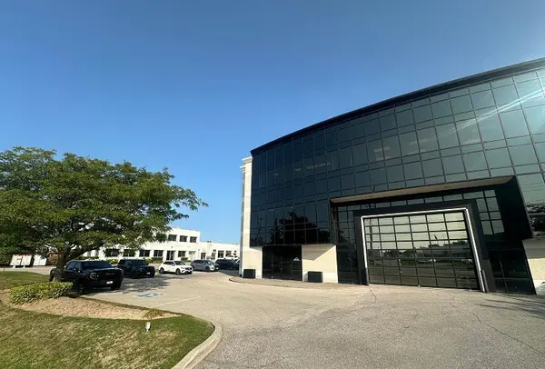 1135 Stellar DR #Executive Wing, Newmarket, ON L3Y 7B8