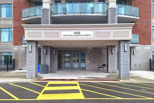 460 William Graham DR #313, Aurora, ON L4G 1X9