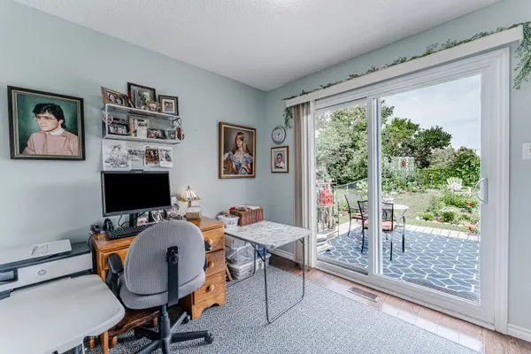 132 Benson DR, Barrie, ON L4N 7Y3