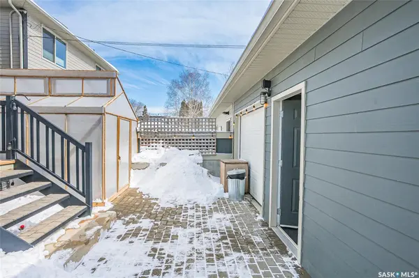 502 4TH STREET E, Saskatoon, SK S7H 1J7