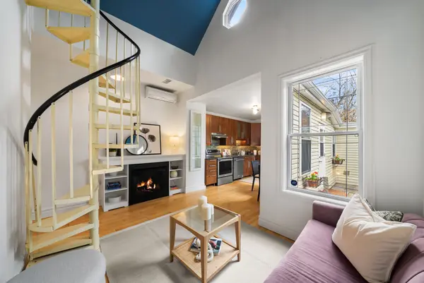 95 1/2 Fuller AVE, Toronto W01, ON M6R 2C4