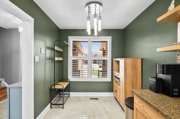 121 Tulip DR, Brampton, ON L6Y 3X6