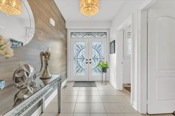 21 Paula CT, Orangeville, ON L9W 5V1