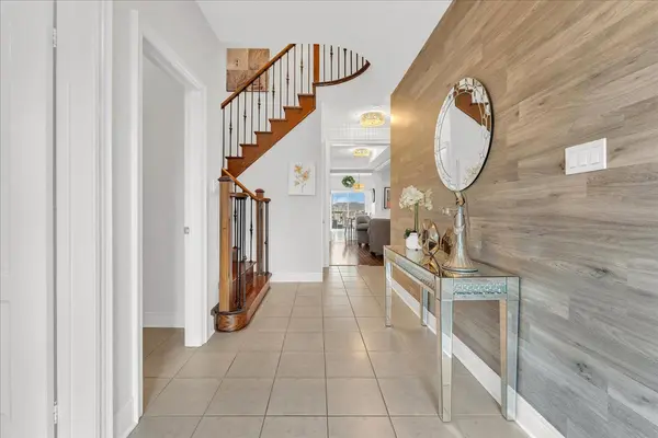 21 Paula CT, Orangeville, ON L9W 5V1