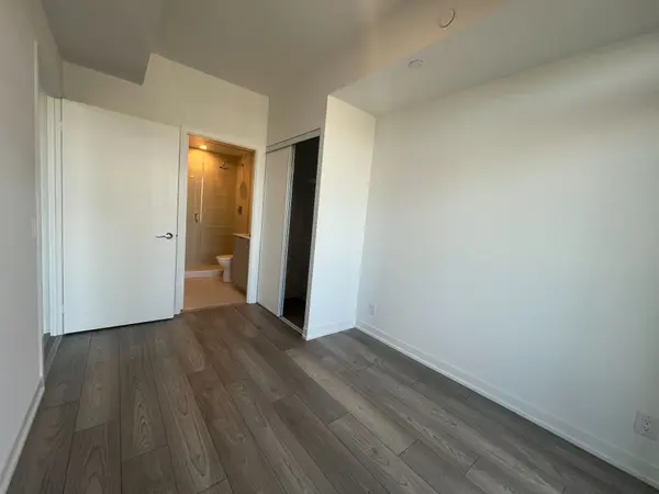 285 Dufferin ST #811, Toronto W01, ON M6K 1E6