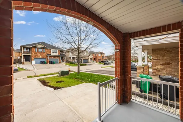 10 Capistro ST, Brampton, ON L7A 3J3