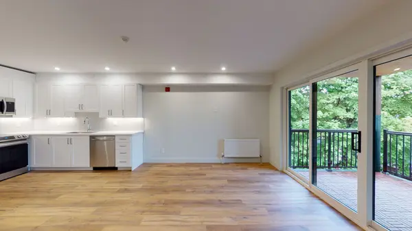 238 Jane ST #302, Toronto W02, ON M6S 3Z1