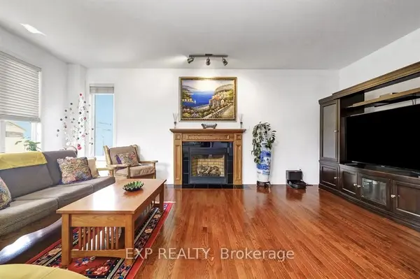 122 Rodeo DR, Barrhaven, ON K2J 5K3