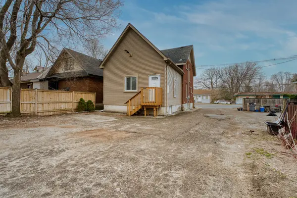 724 Adelaide ST N #Main, London East, ON N5Y 2L5