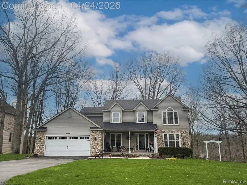 7988 Hillside Lakes DR, Hamburg Township, MI 48116